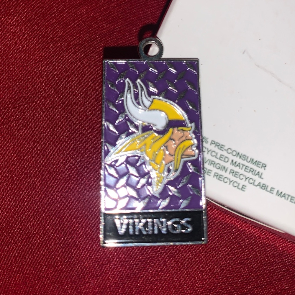 Minnesota Vikings necklace pendant